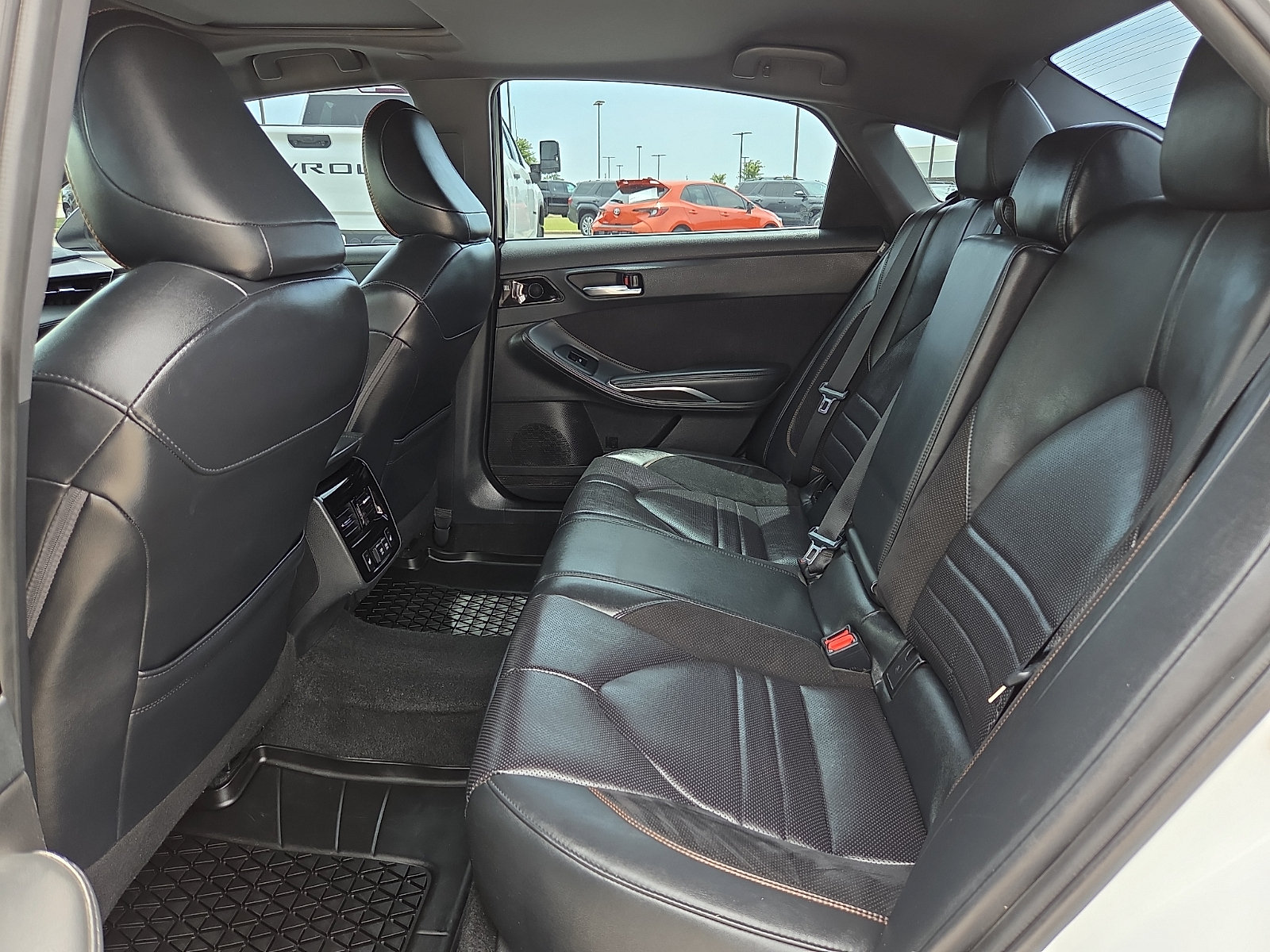 Used 2019 Toyota Avalon Touring FWD image 10