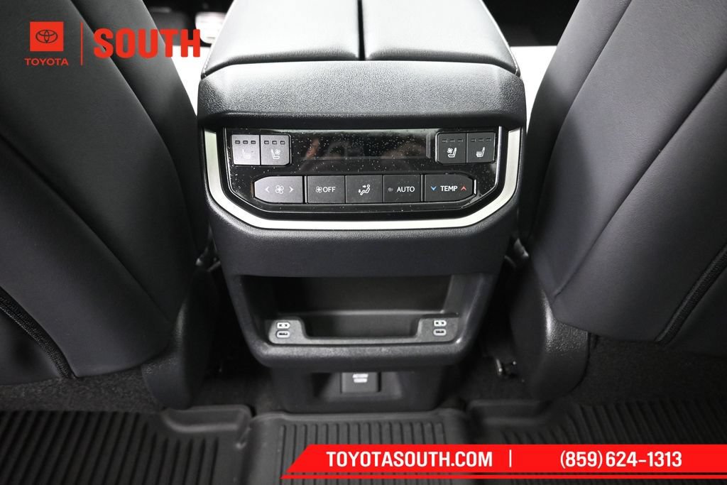 Used 2026 Lexus TX 500h AWD w/ Technology Package image 28