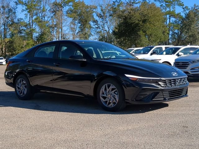 New 2026 Hyundai Elantra Sport FWD image 3