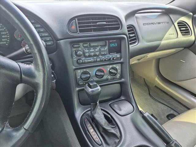 Used 1998 Chevrolet Corvette Coupe RWD image 12
