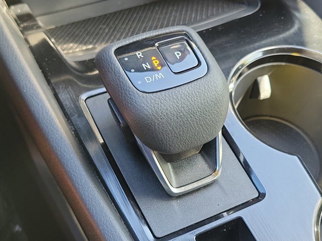 Used 2024 Nissan Rogue S image 30