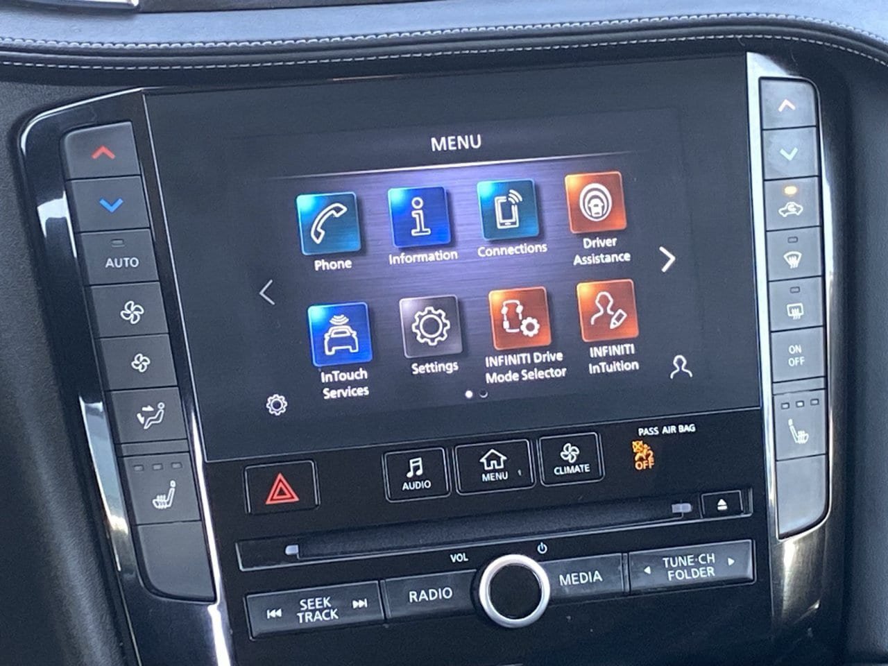 Certified 2023 INFINITI QX50 Luxe FWD image 21