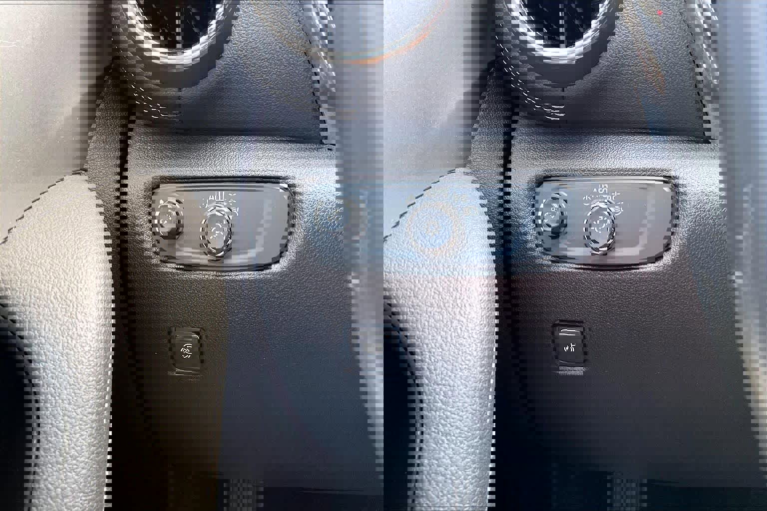 Certified 2024 Chevrolet Blazer LT w/ Sound & Technology Package image 32