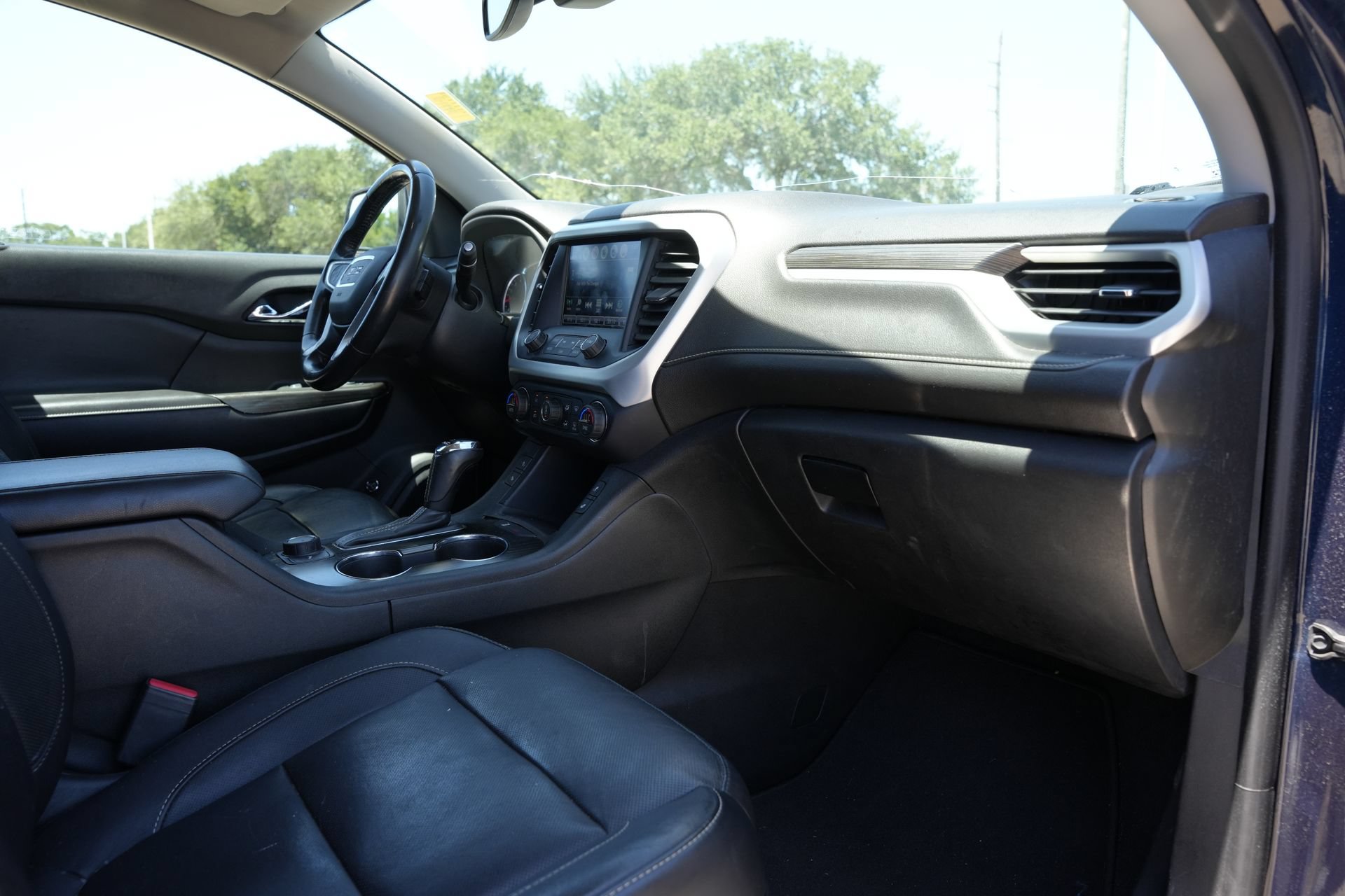 Used 2017 GMC Acadia SLT FWD image 19