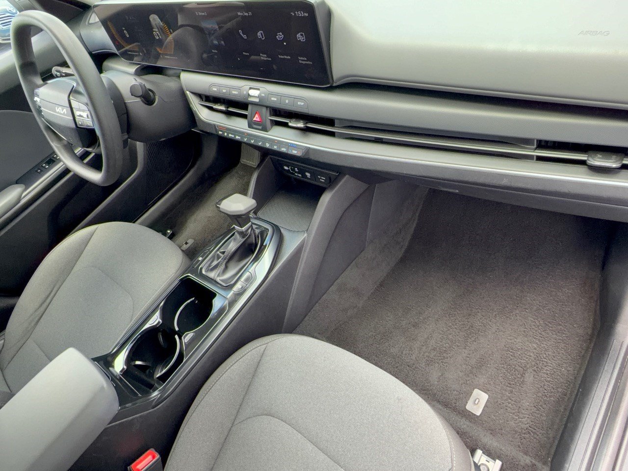 Used 2025 Kia K4 FWD image 31