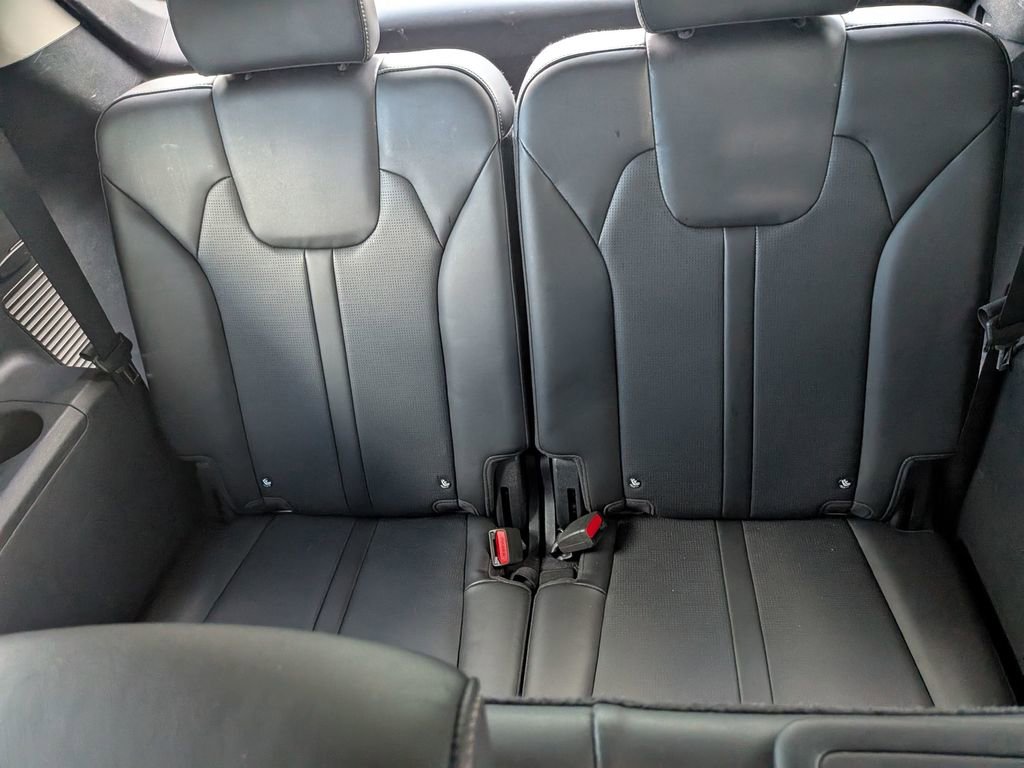 Used 2024 Kia Sorento S image 27