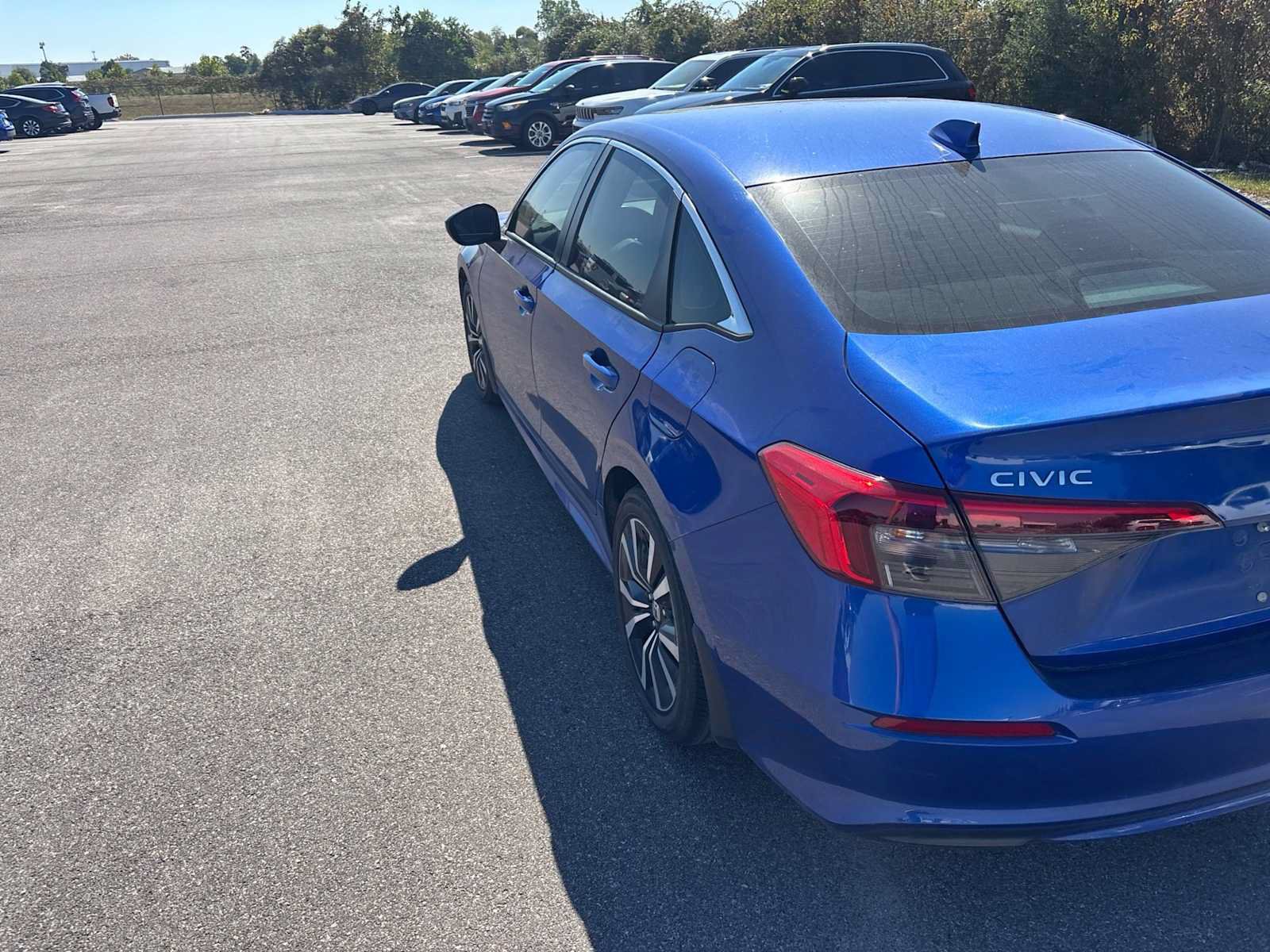 Used 2022 Honda Civic EX image 3