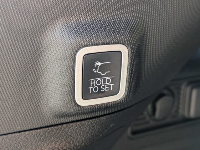 Used 2026 Jeep Grand Cherokee Limited AWD/4WD image 13
