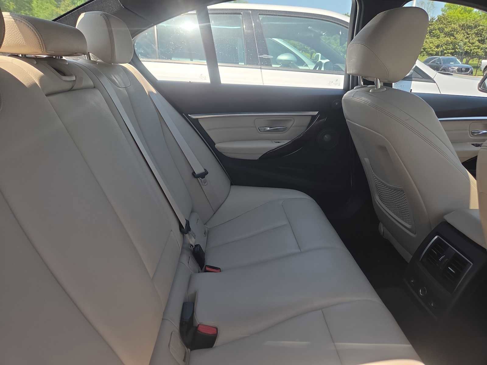 Used 2017 BMW 330i xDrive Sedan image 12