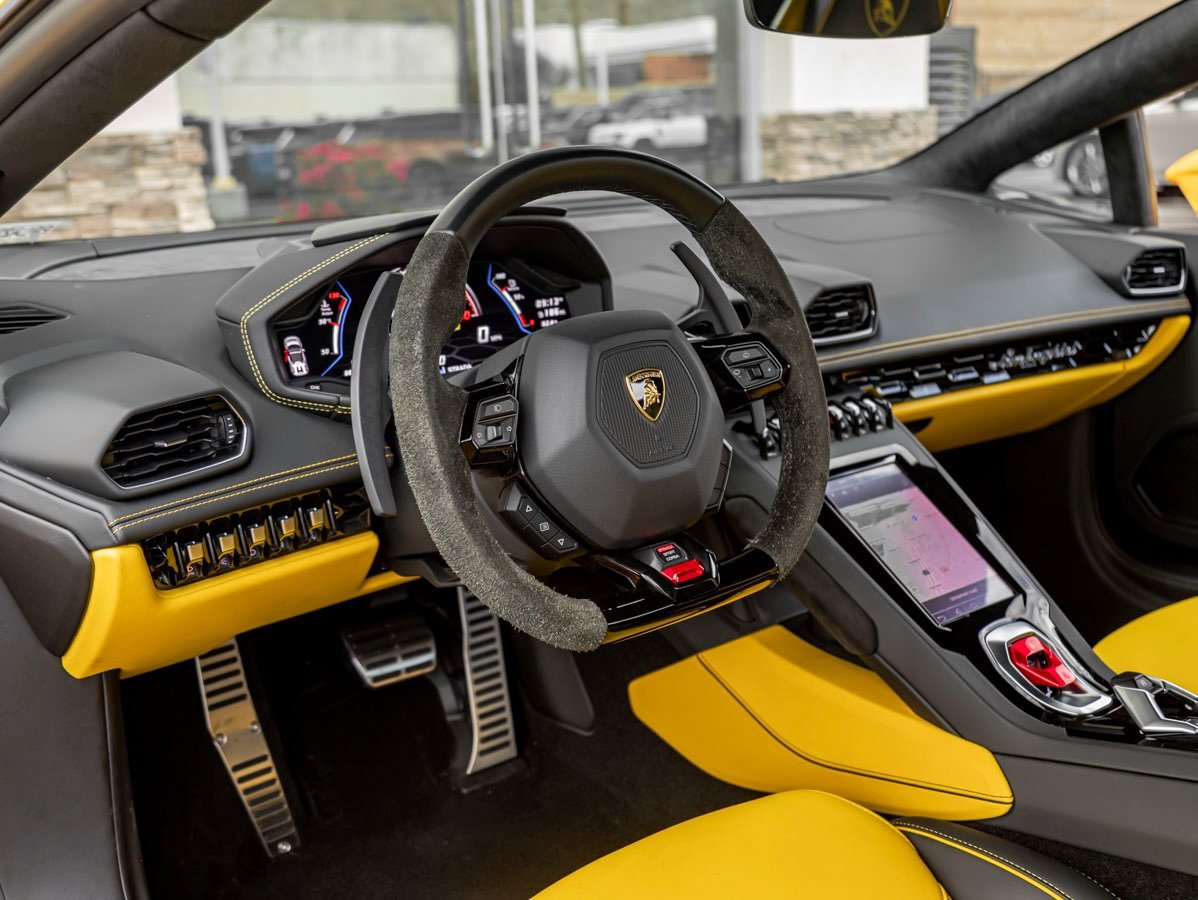 Used 2023 Lamborghini Huracan EVO image 17