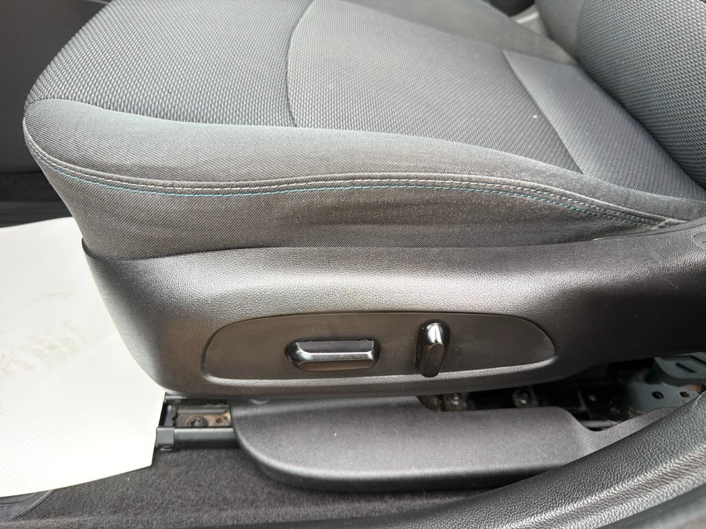 Used 2017 Chevrolet Cruze LT w/ Sun And Sound Package FWD image 10