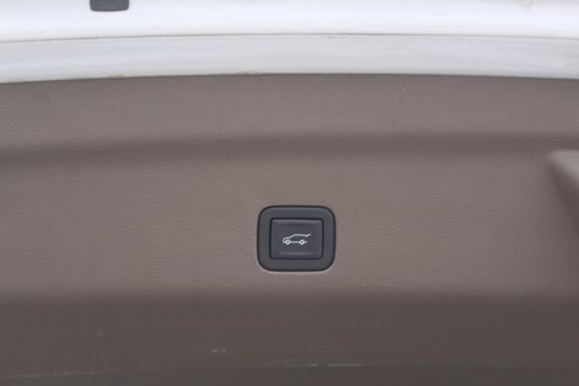 Used 2023 GMC Yukon Denali AWD/4WD image 7