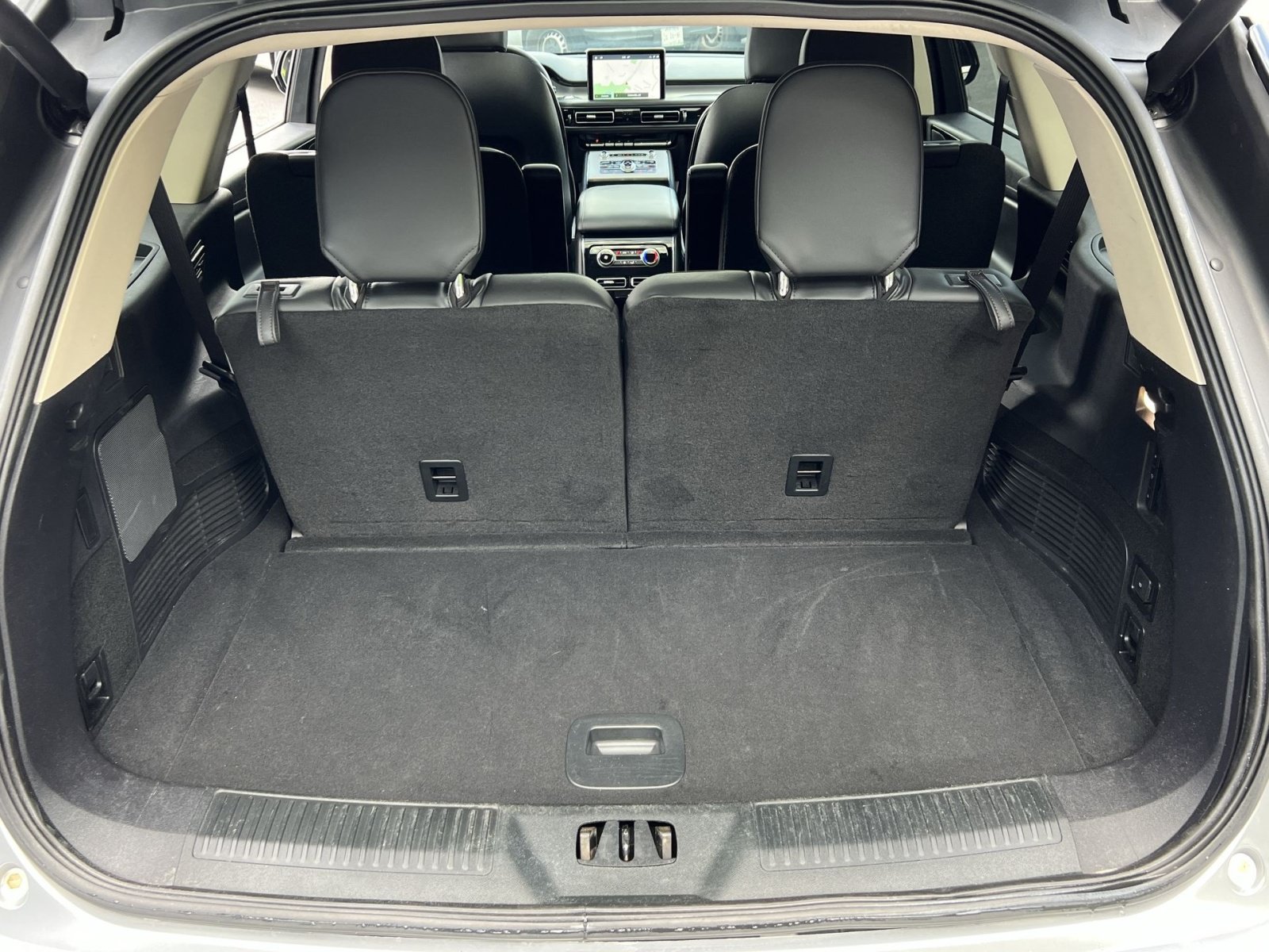 Used 2022 Lincoln Aviator AWD w/ Premium Package image 32