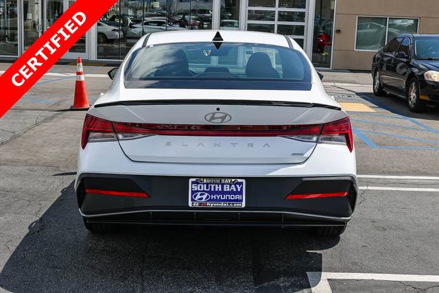 Certified 2025 Hyundai Elantra SEL FWD image 5