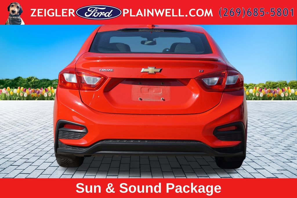 Used 2016 Chevrolet Cruze LT w/ Sun And Sound Package FWD image 4