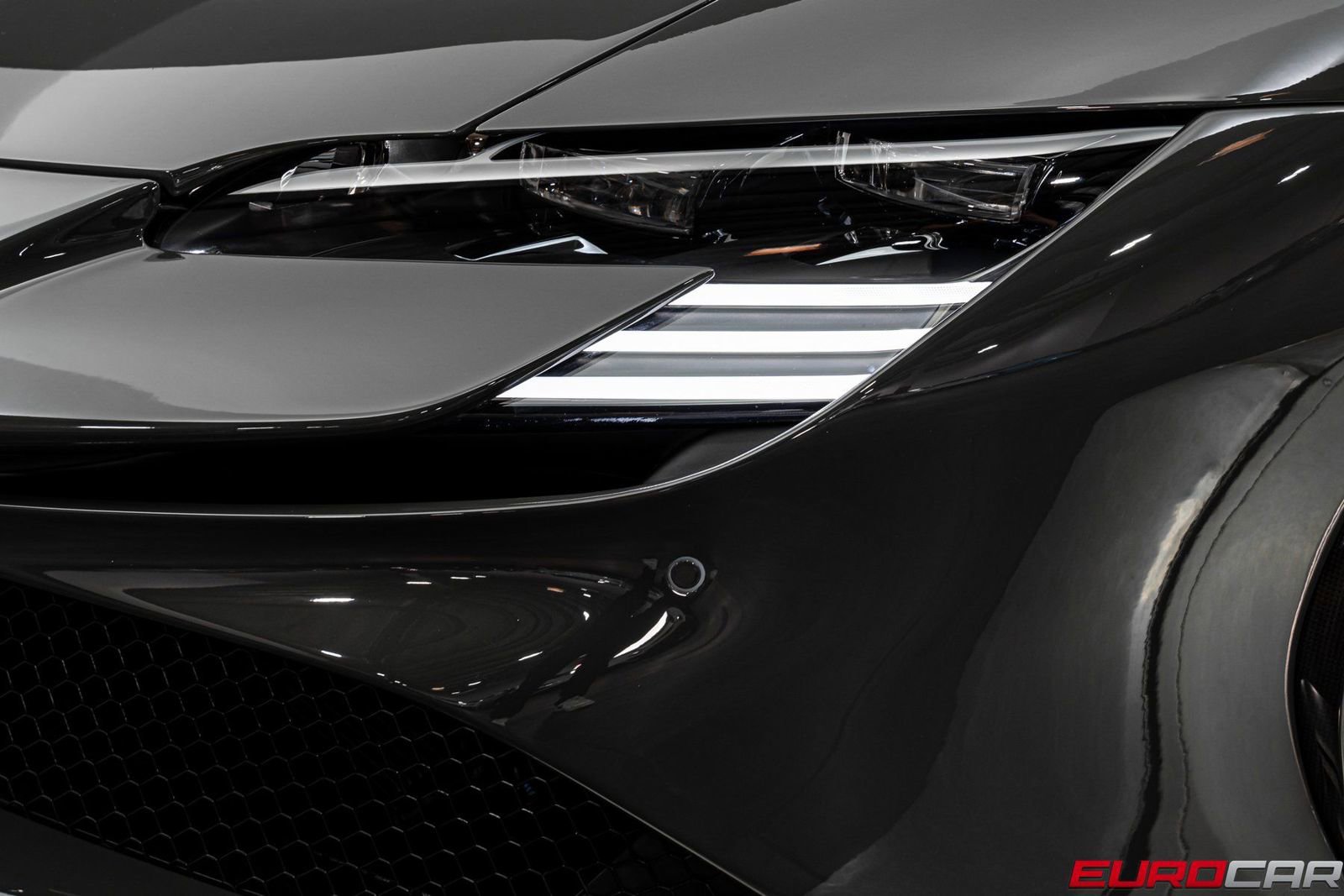 Used 2024 Ferrari SF90 Spider image 15