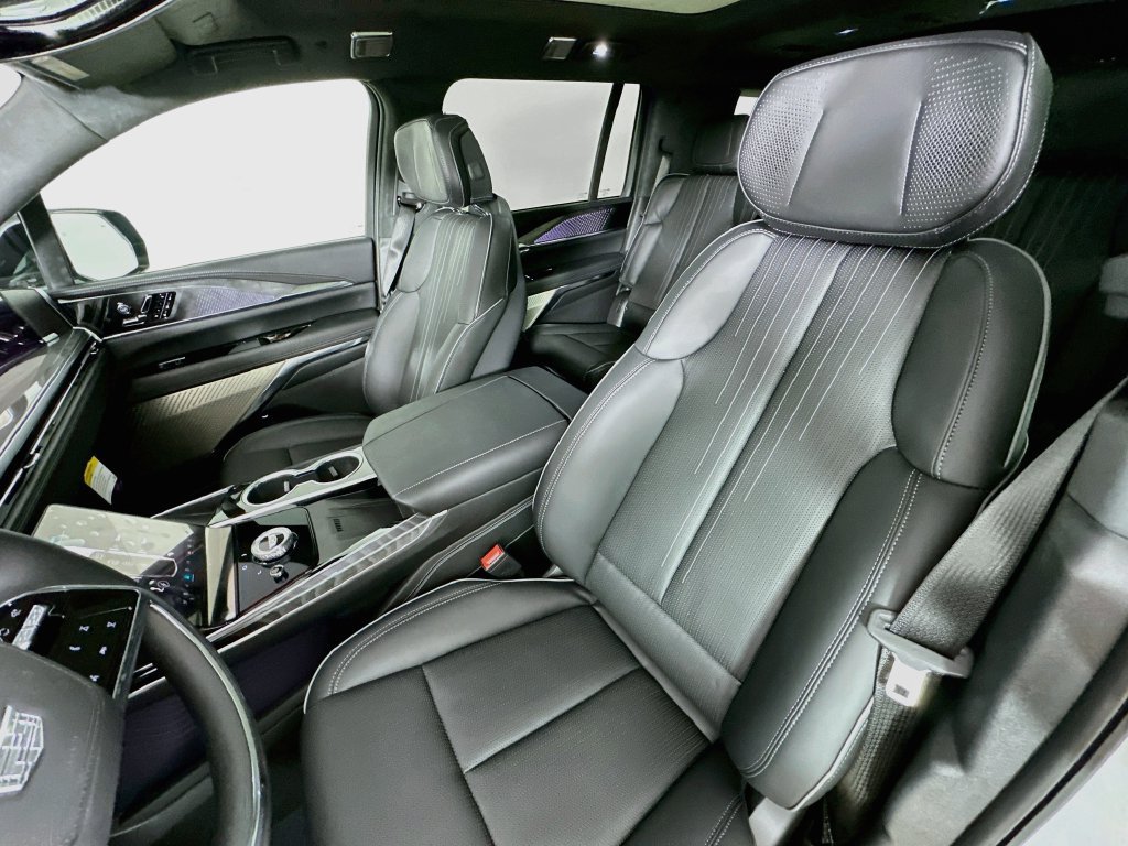 New 2026 Cadillac Escalade IQL Sport 2 w/ LPO, ONYX Package AWD/4WD image 26
