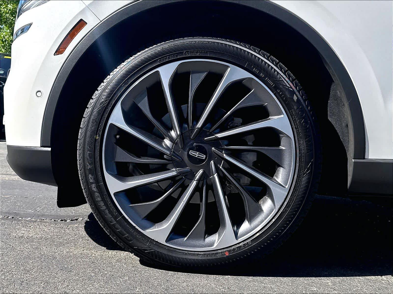 Used 2022 Lincoln Aviator Reserve w/ Equipment Group 201A AWD/4WD image 12