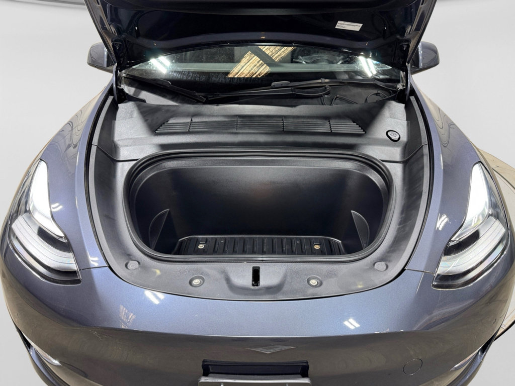 Used 2022 Tesla Model Y Long Range image 24