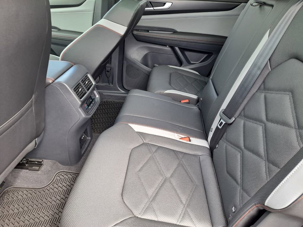 New 2025 Volkswagen Atlas Peak Edition SE image 20