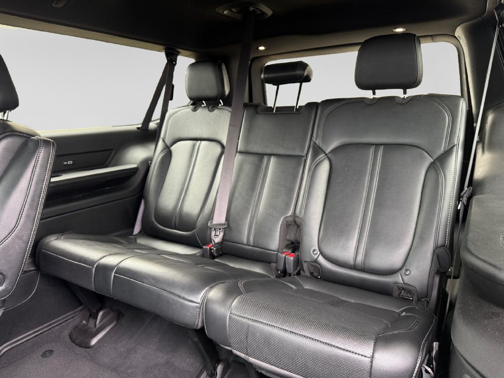 Used 2025 Jeep Wagoneer L Series II AWD/4WD image 39