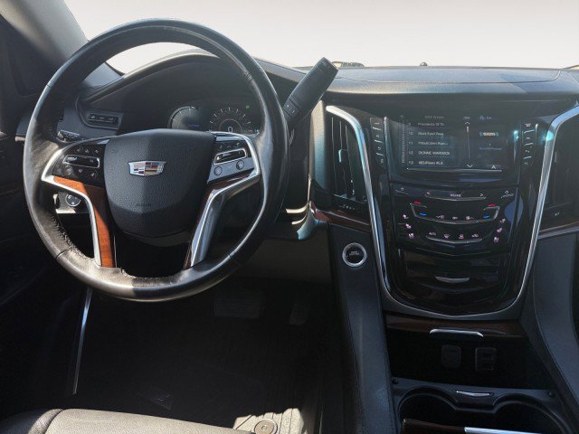 Used 2019 Cadillac Escalade Luxury image 2