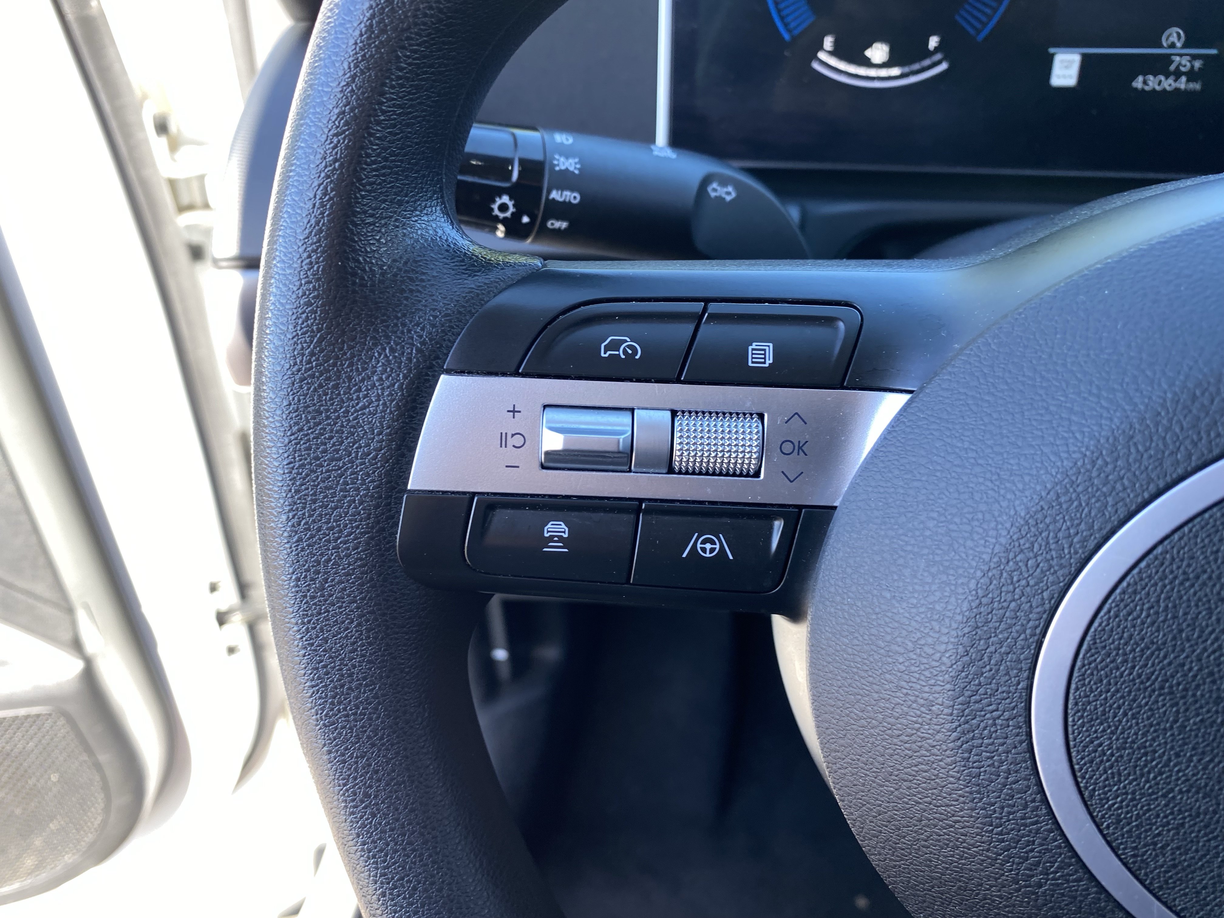 Used 2025 Hyundai Tucson SEL FWD image 28