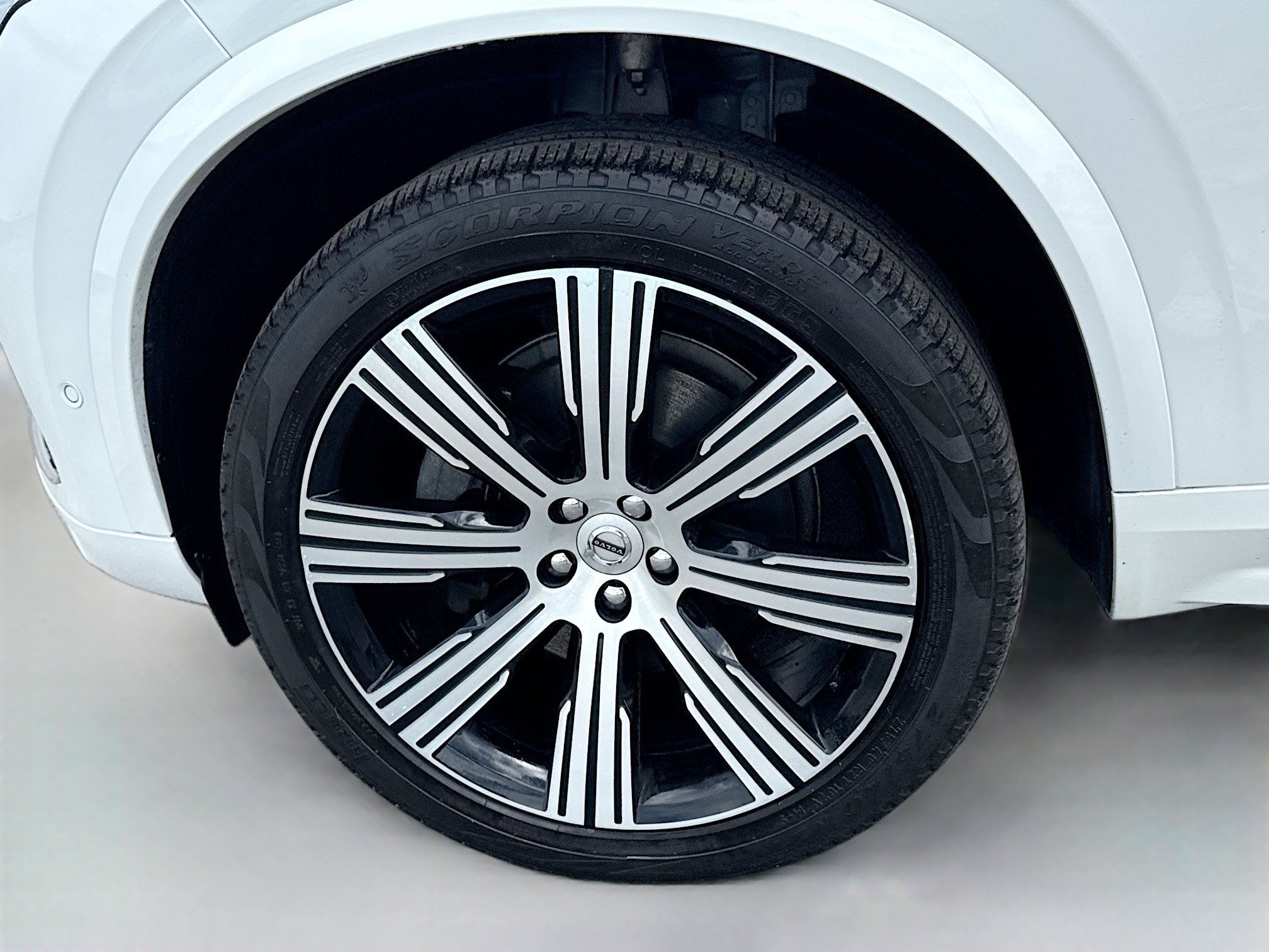 Used 2024 Volvo XC90 B6 Ultimate w/ Protection Package AWD/4WD image 46