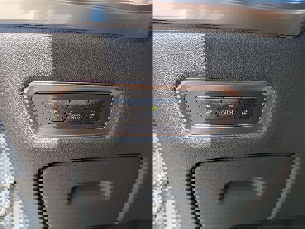 New 2026 BMW X7 xDrive40i w/ Premium Package image 18