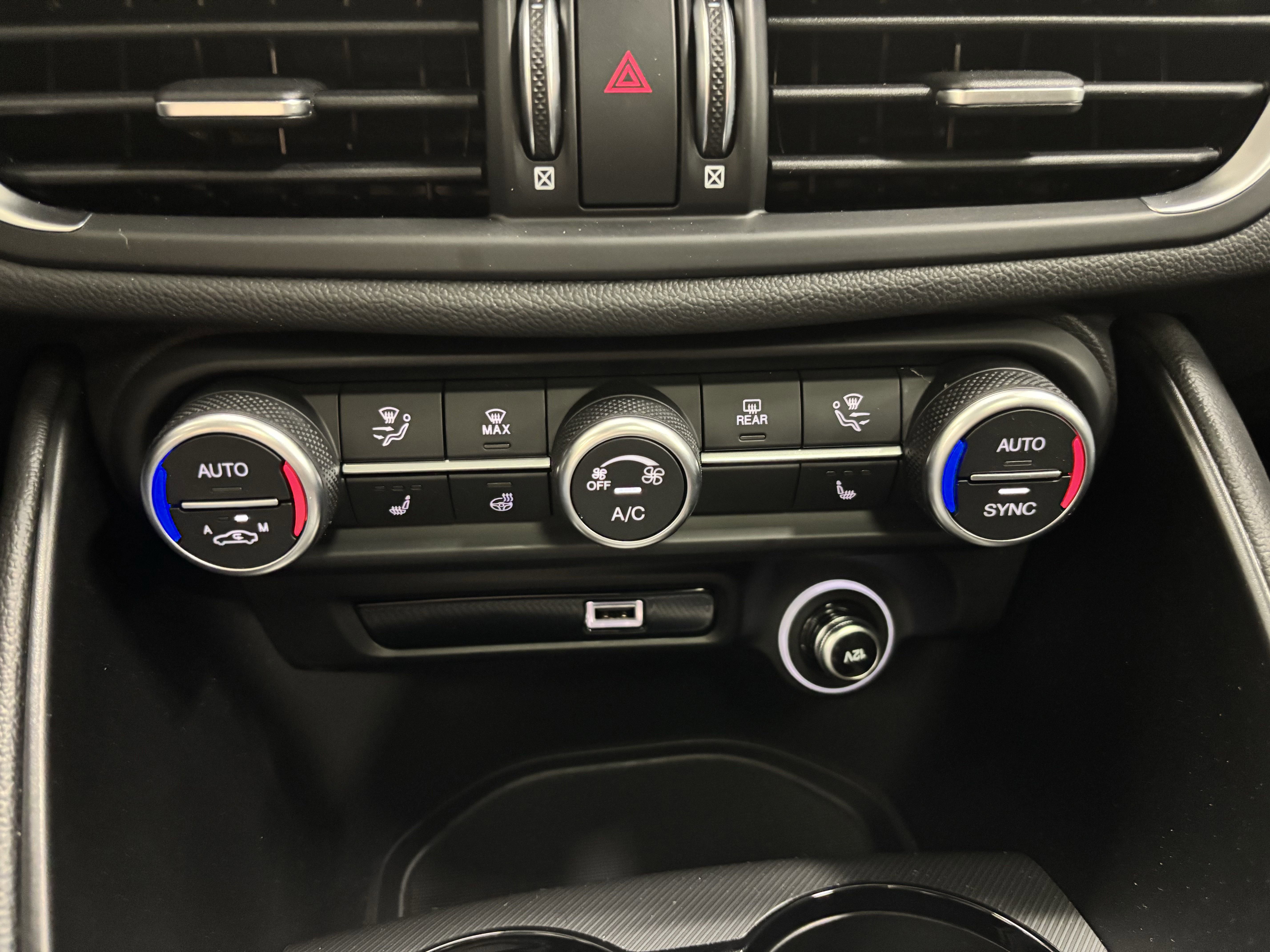 New 2025 Alfa Romeo Giulia AWD w/ Driving Assist Package image 14