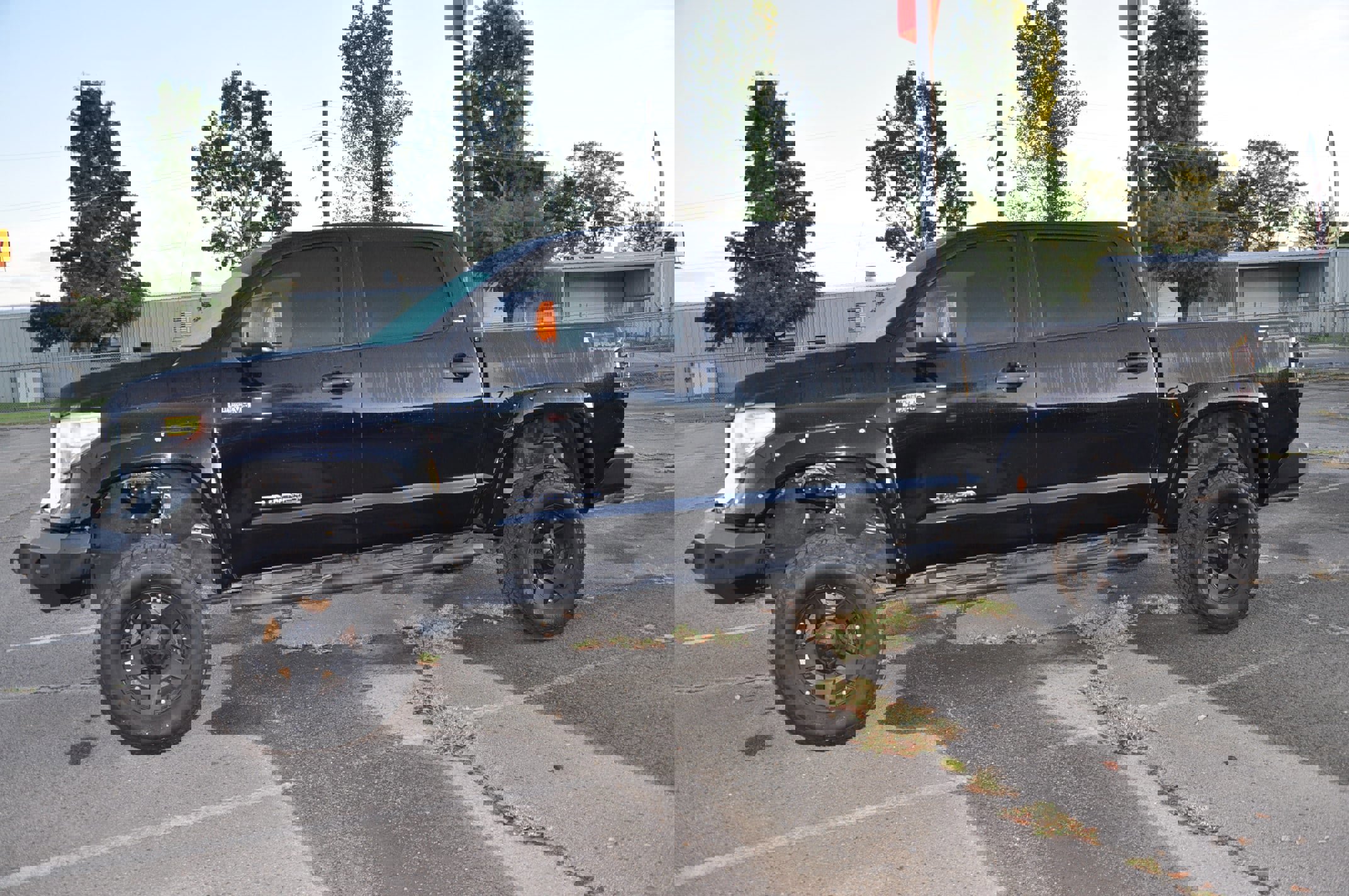 Used 2014 Toyota Tundra SR5 image 2