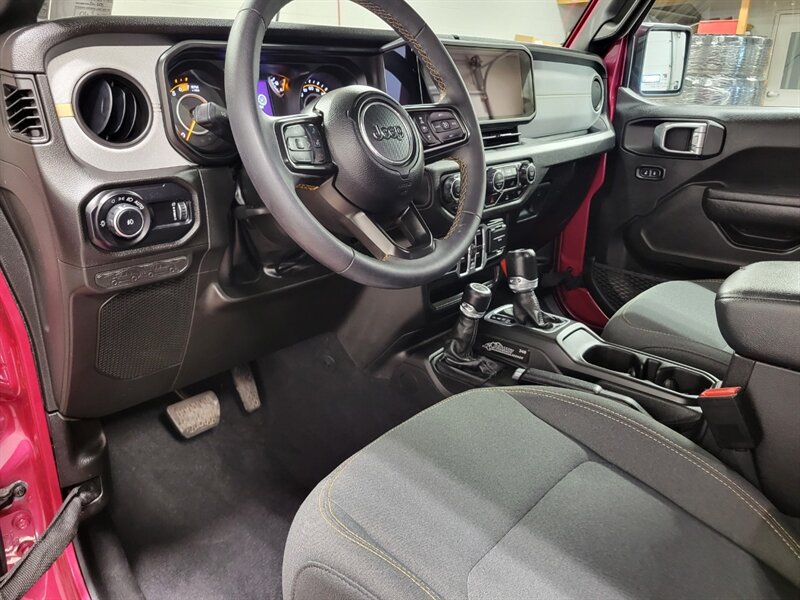 Used 2024 Jeep Wrangler Unlimited Sport AWD/4WD image 43