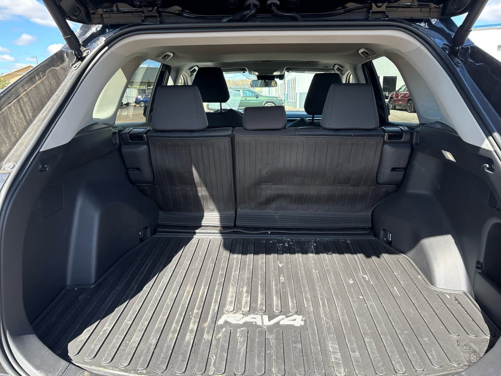 Used 2025 Toyota RAV4 XLE w/ Convenience Package AWD/4WD image 11