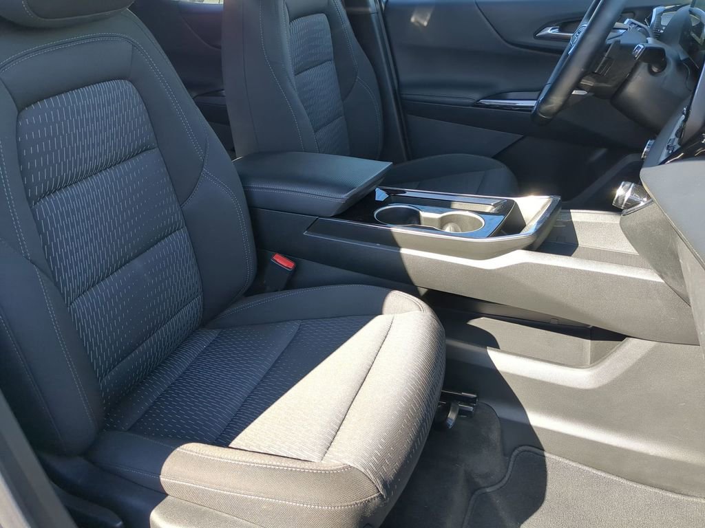 Used 2025 Chevrolet Equinox LT image 30