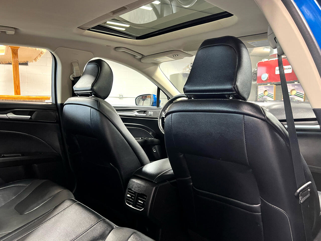 Used 2020 Ford Fusion Titanium image 19
