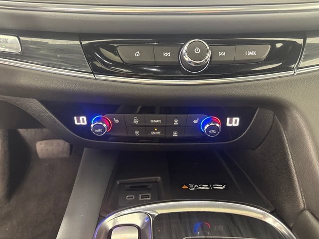 Used 2023 Buick Enclave Essence w/ Experience Buick Package AWD/4WD image 6