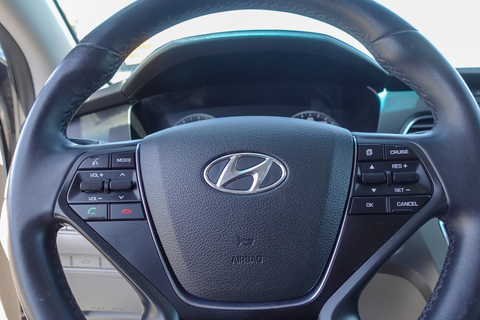 Used 2017 Hyundai Sonata Sport w/ Value Edition Package 02 FWD image 13