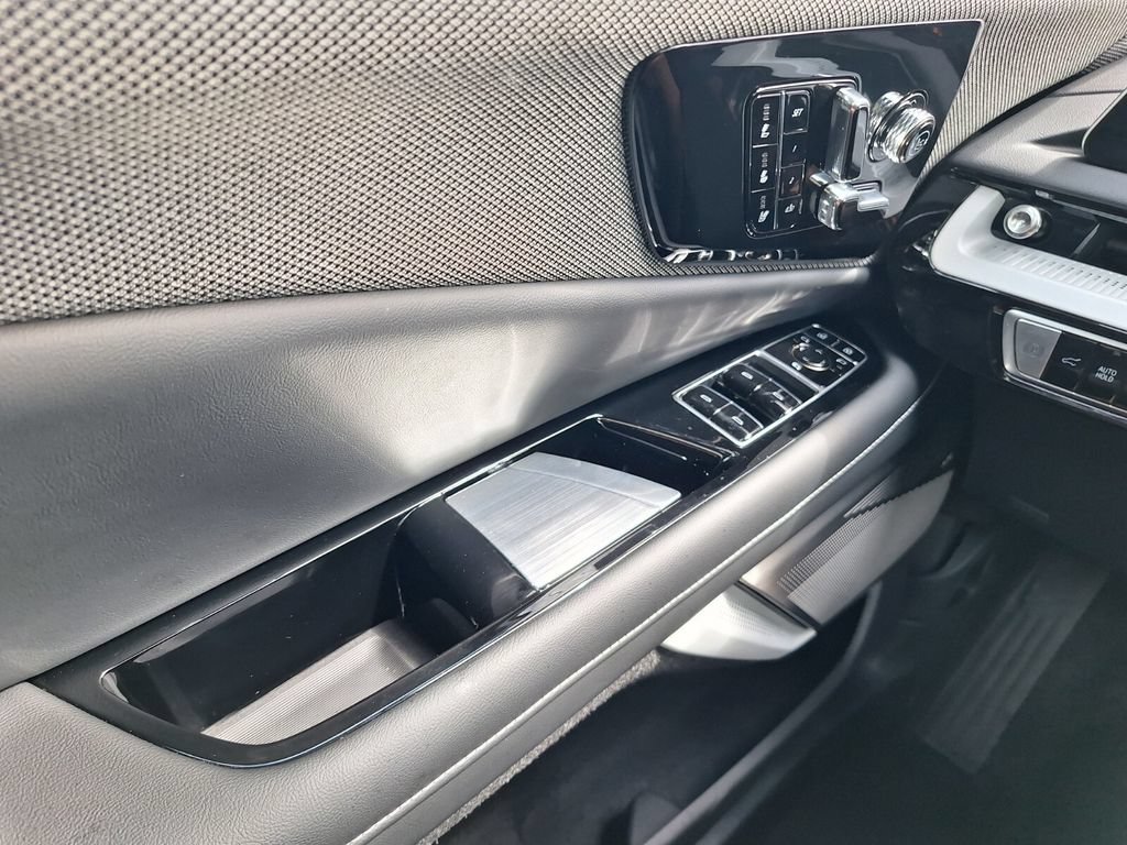 New 2026 Cadillac Optiq Luxury 2 RWD image 28