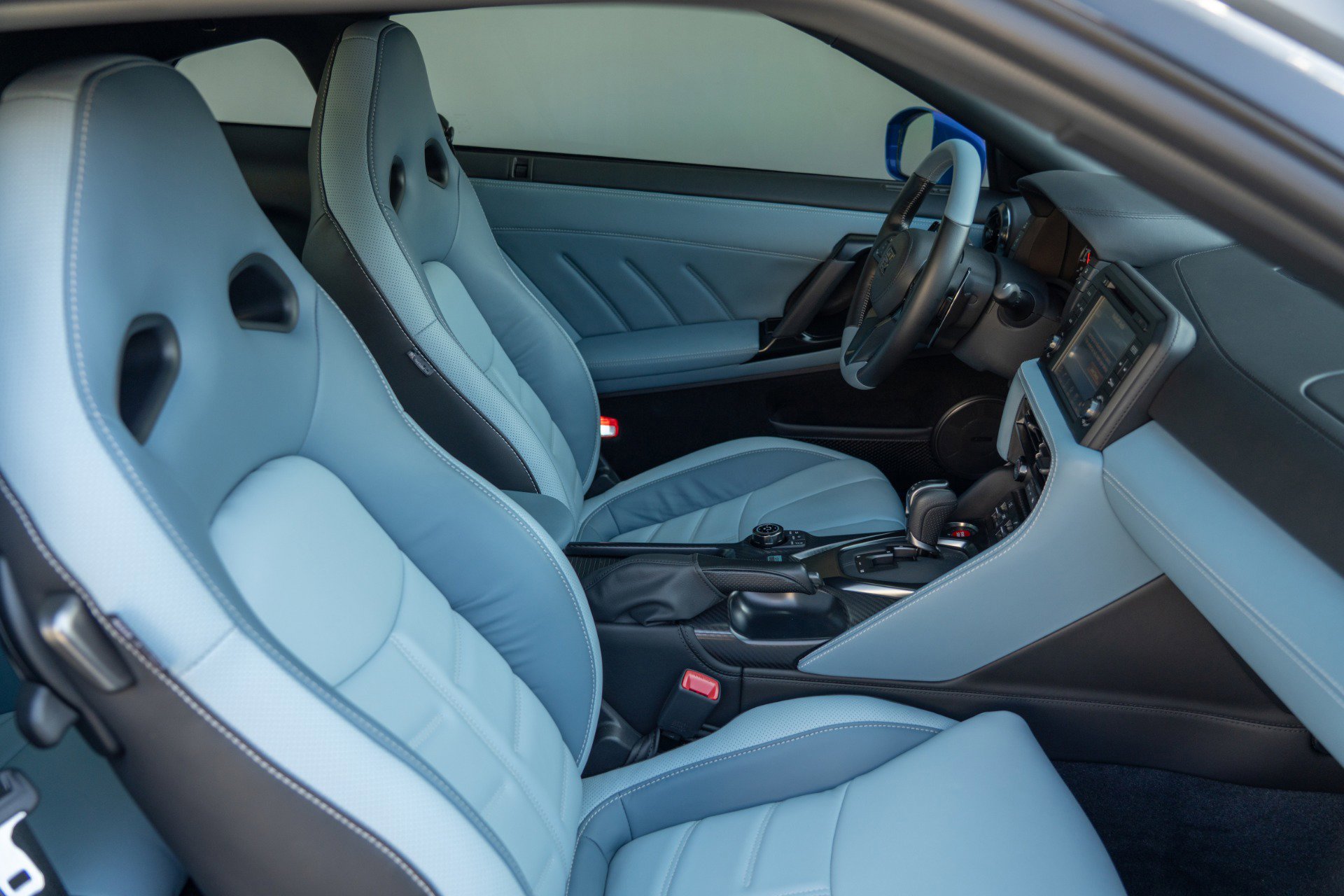 Used 2024 Nissan GT-R w/ Floor Mat Package image 5