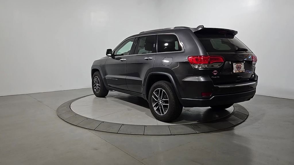 Used 2017 Jeep Grand Cherokee Limited w/ Luxury Group II image 3