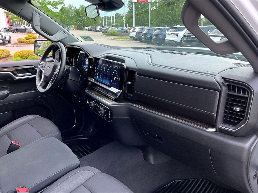 Used 2023 Chevrolet Silverado 1500 LT AWD/4WD image 14