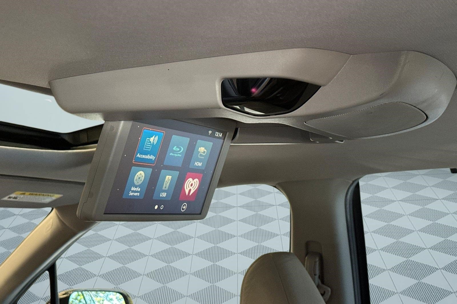 Used 2021 Honda Pilot Touring image 23