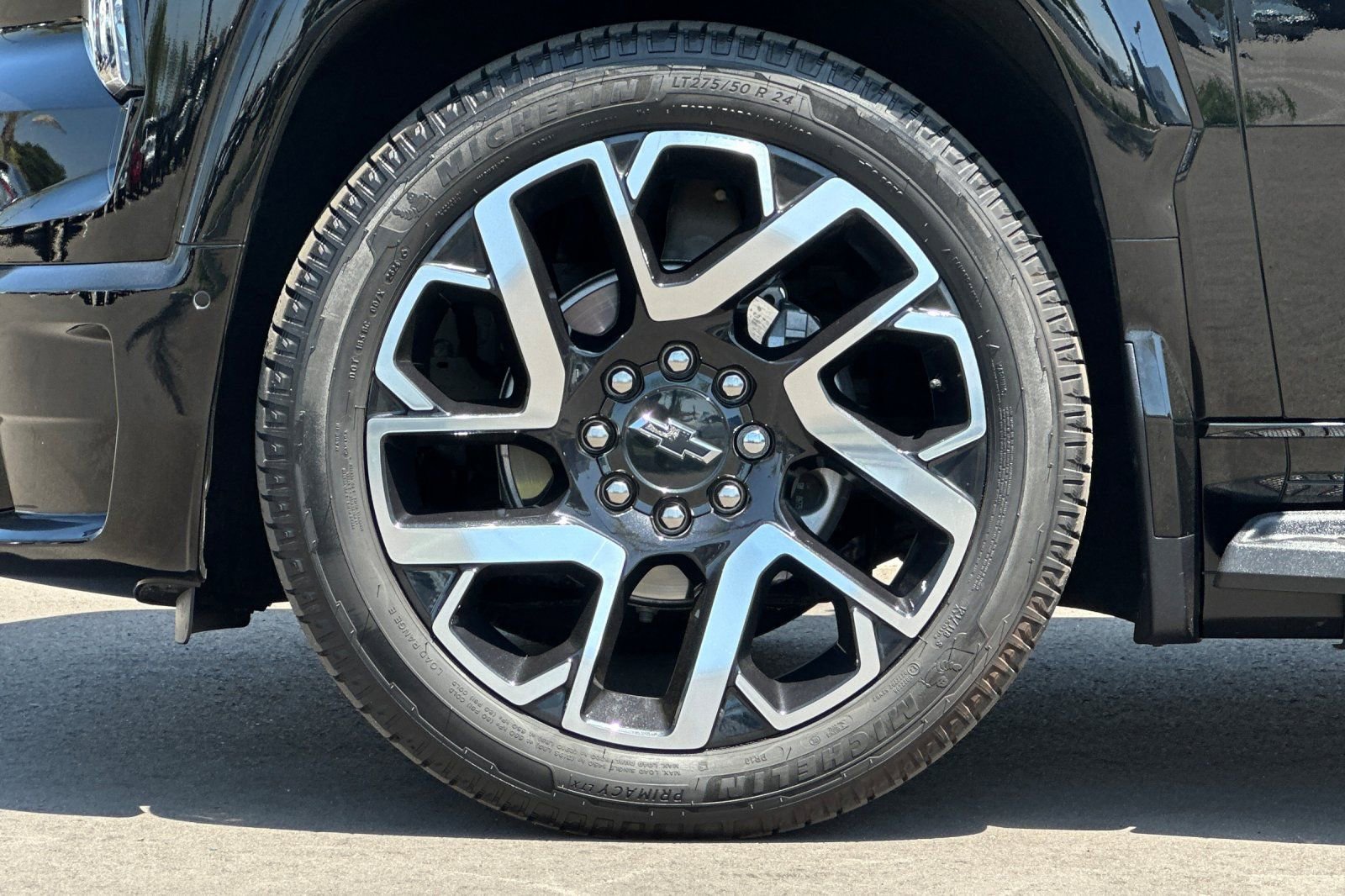 Used 2024 Chevrolet Silverado EV RST AWD/4WD image 35