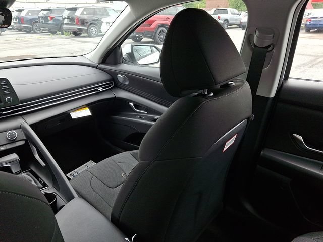 New 2026 Hyundai Elantra SE FWD image 11