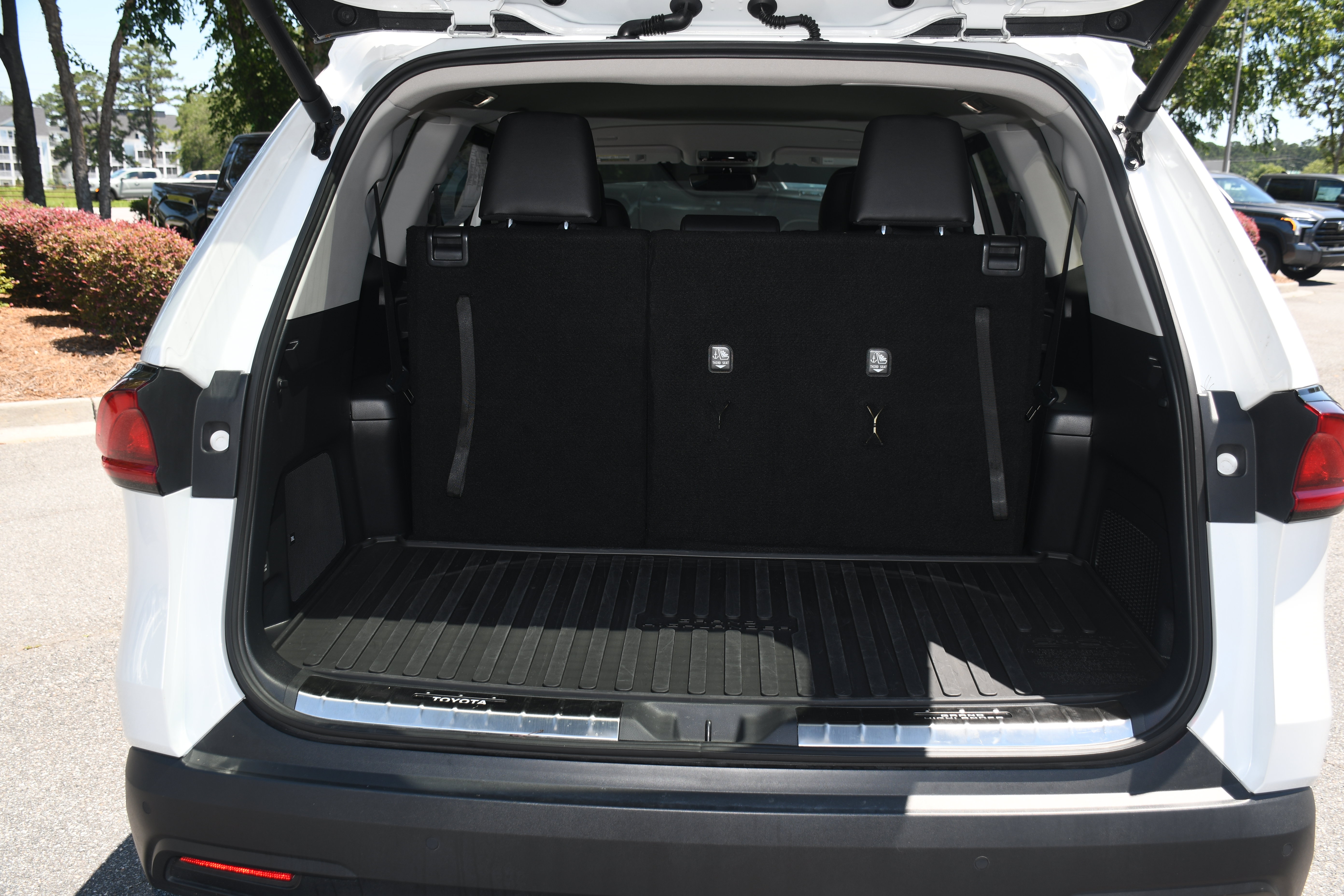 Certified 2025 Toyota Grand Highlander AWD Hybrid image 19