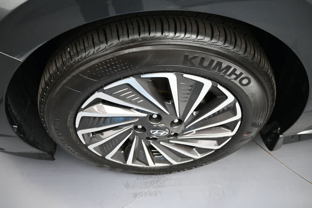 Used 2026 Hyundai Sonata SEL FWD image 14
