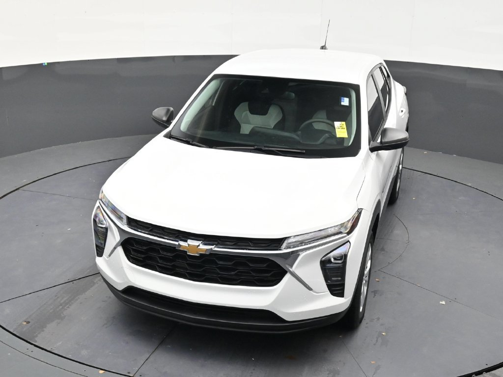 Used 2024 Chevrolet Trax LS FWD image 19