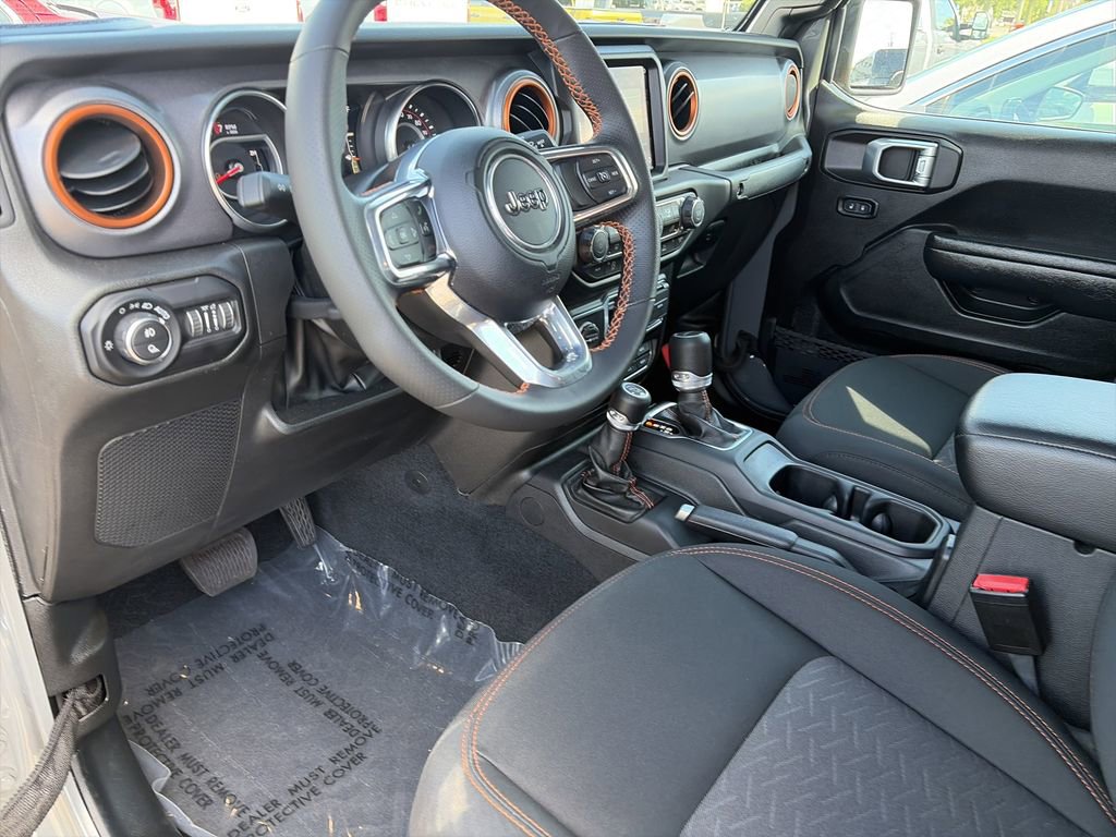 Used 2022 Jeep Gladiator Mojave w/ Auxiliary Switch Group AWD/4WD image 11