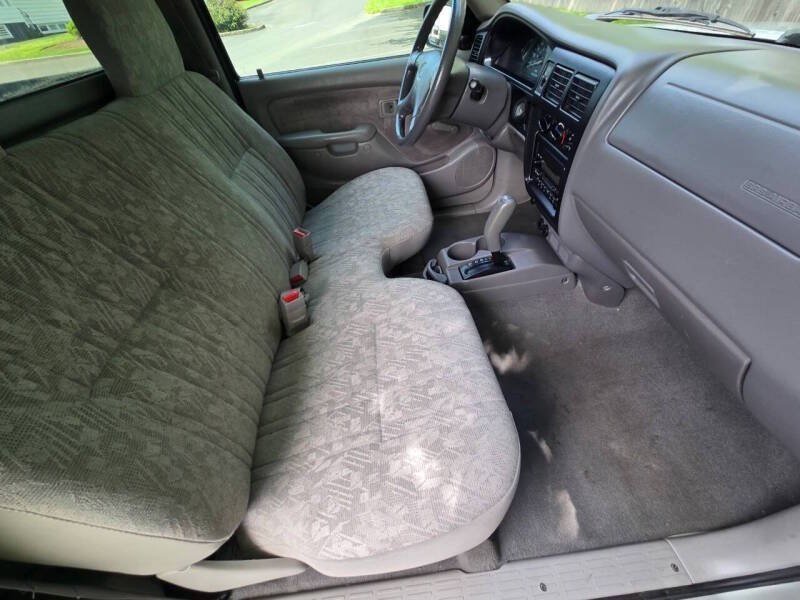 Used 2002 Toyota Tacoma 2WD Regular Cab w/ Enhancement Pkg image 18