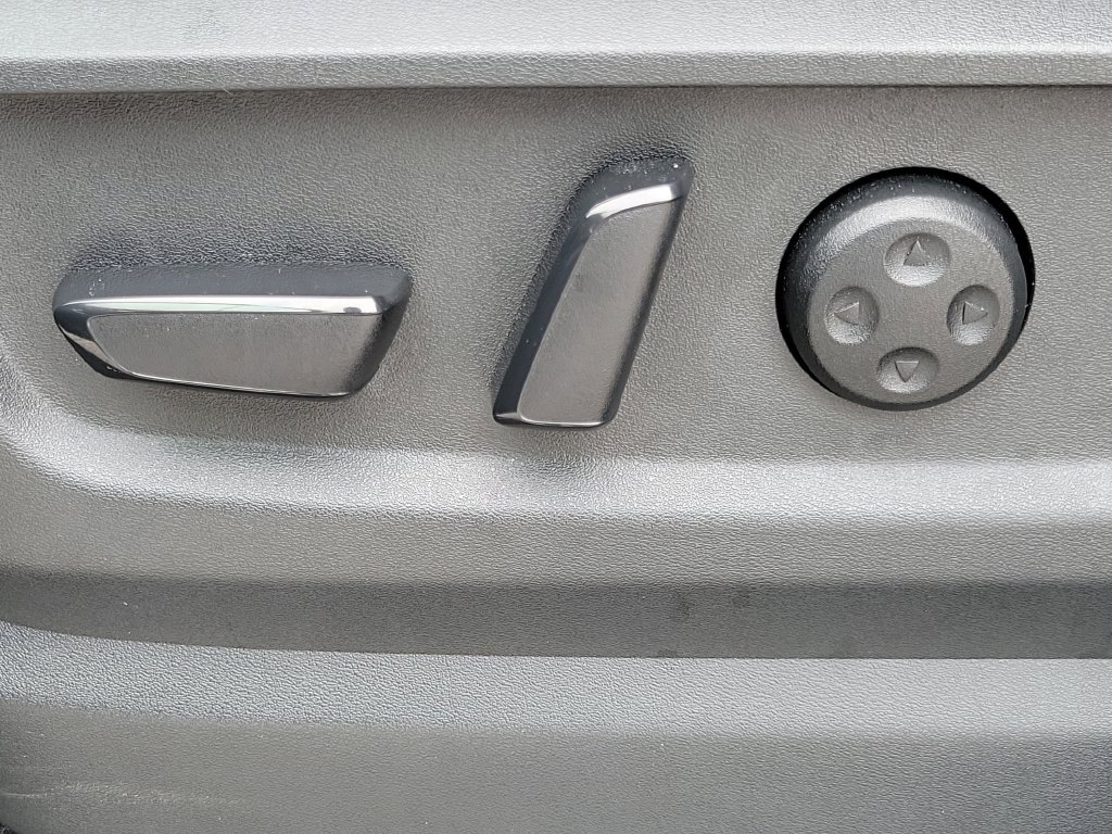 Certified 2025 Nissan Armada Platinum RWD image 30